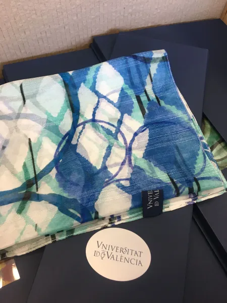 Foular Uv Estampado Figuras Azul