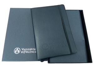 LIBRETA PIEL REC ESCUDO UV A5 - 14,5 X 21 CM - ESTUCHE CARTÓN NEGRO